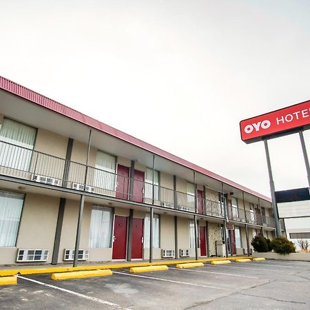 Oyo Hotel Hutchinson West 4Th Ave Exterior foto